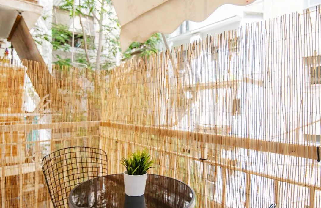 Luxury Boutique Suite W Balcony 5 Min Metro-1