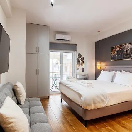 Luxury Boutique Suite W Balcony 5 Min Metro-2